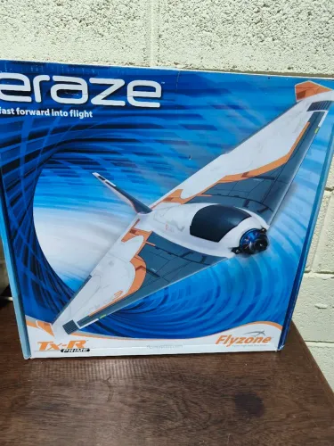 Aeromodelo eraser flyzone