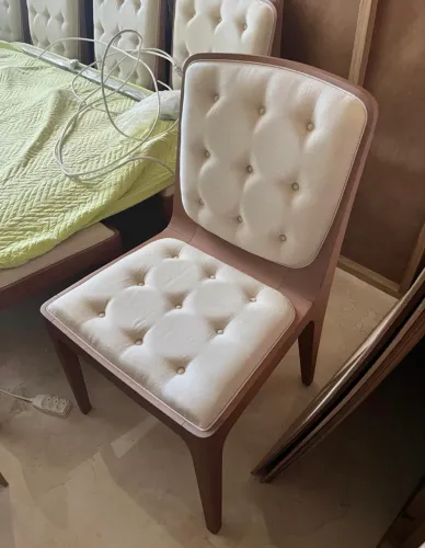Cadeira Bossa estofada 