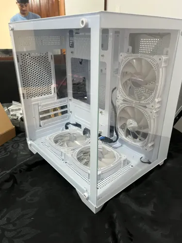 Gabinete Gamer Cubo GB1791 com Vidro Temperado + 4 Fans RGB