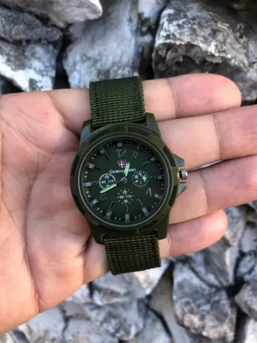 Relógio masculino verde militar