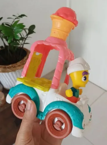 Play-Doh Carrinho de Sorvete + Acessórios - leia a descrição