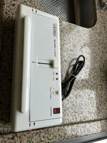Seladora a Vácuo Cetro DZ-300A - Completa + sacos incluídos
