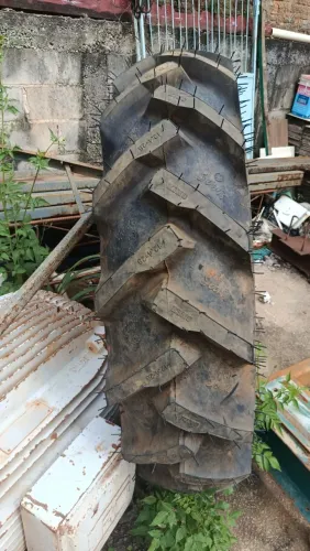 Rodas e Pneus para pivô o trator