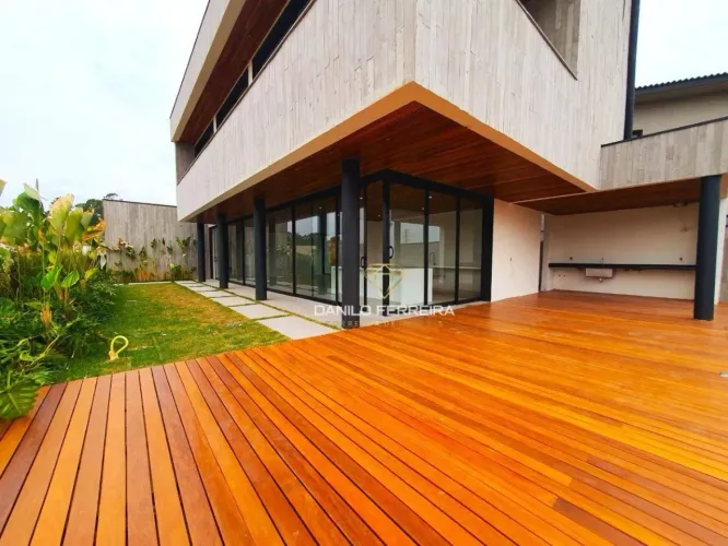 Casa com 4 dormitórios à venda, 340 m² por R$ 3.299.000,00 - Condomínio Villas do Golfe -