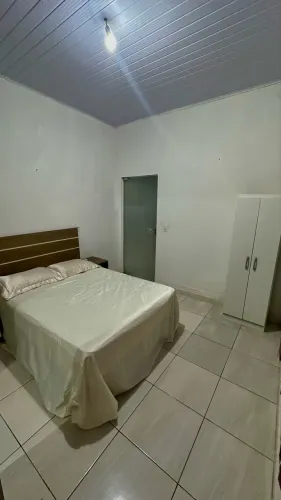 Alugo quarto para show Henrique e Juliano