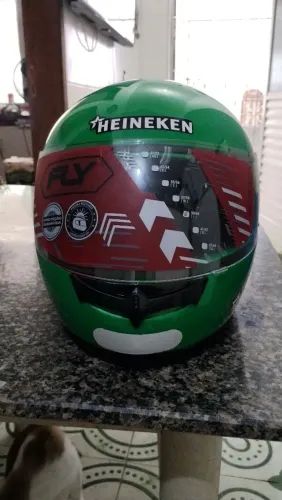 Vende dois Capacetes da Heineken tem negociação!