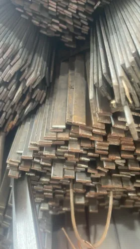 Barras, cantoneiras, tubos, estruturas metálicas e muito mais
