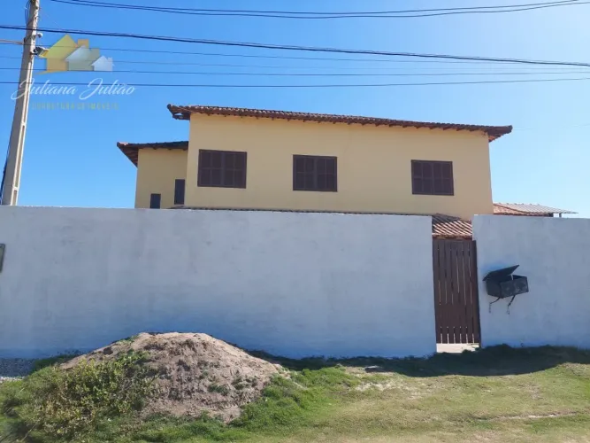 CASA DE FRENTE PARA O MAR. REDUTO DA PAZ, RIO DAS OSTRAS.