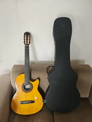 Violão elétrico Morris