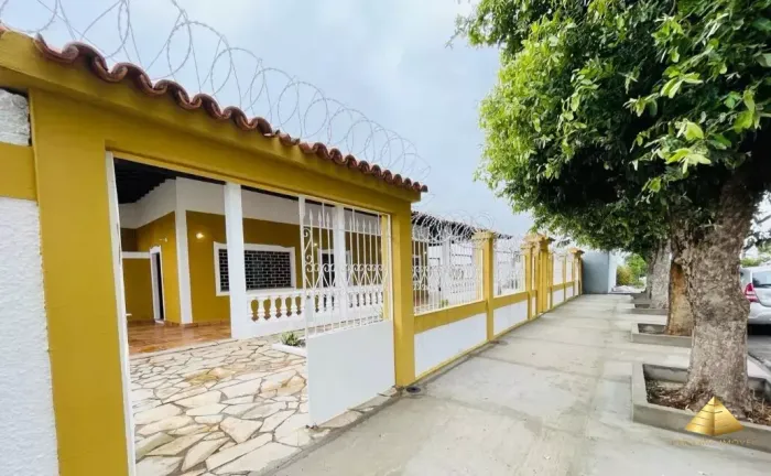 Casa Comercial com 2 terrenos para venda ou locação, Boa Esperança, Cuiabá