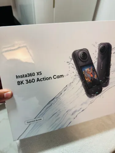 Insta 360 X5 ( essential Bundle)