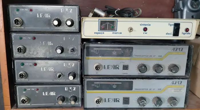 Lote de radios LEAR  PA sem transistor de saída