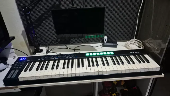 TECLADO MIDI KFX SW61 