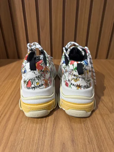 TÊNIS GUCCI X BALENCIAGA TRIPLE S FLORAL 