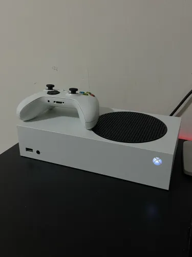Xbox serie S na caixa