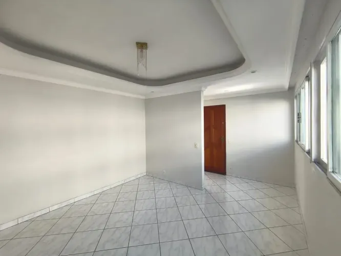 Imóvel para aluguel com 80 metros quadrados com 3 quartos