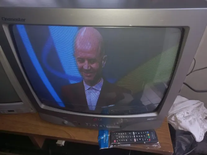 TV LG de tubo 20? com controle remoto