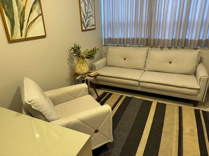 Conjunto de sofá + poltrona