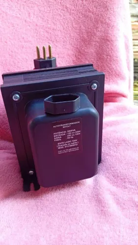Transformador de 5000 VA bivolt/ 110 para 220 e 220 para 110.