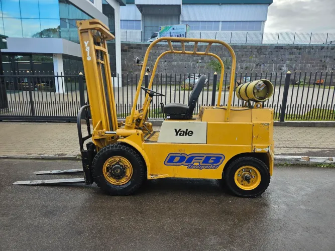 Empilbadeira 4 tons