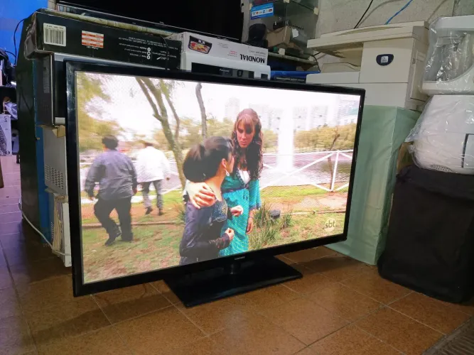 Tv de plasma de 51 polegadas com conversor integrado, funcionando perfeitamente 