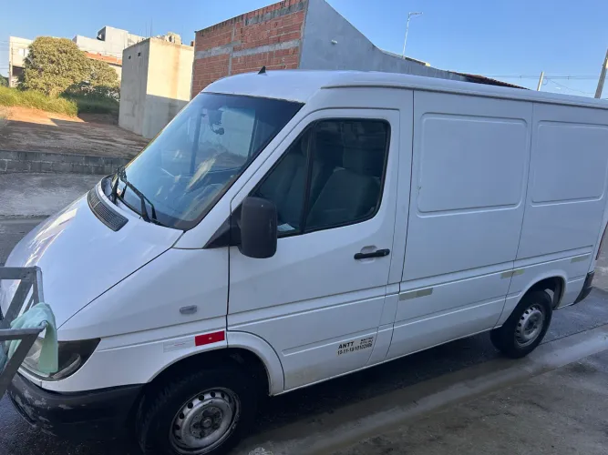 Mercedes-Benz Sprinter 311 Furgão Curto 2.2 Dies 2004