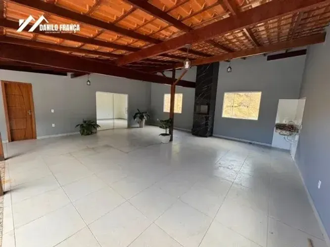 Vende-se linda chácara próximo a subida de Domingos Martins - BR 262