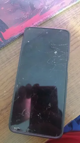 Moto g32 128gb armazenamento 4gb ram tela quebrada e lanterna não funciona resto ok