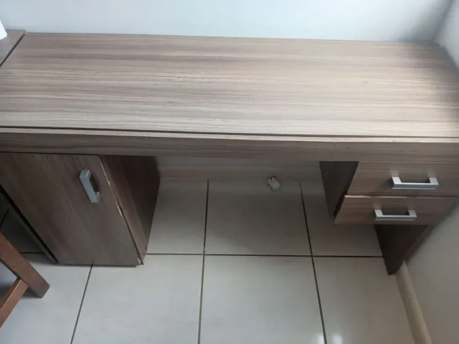 Mesa de estudo/ escrivaninha