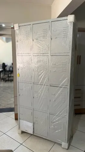Roupeiros de aço, novos à pronta entrega