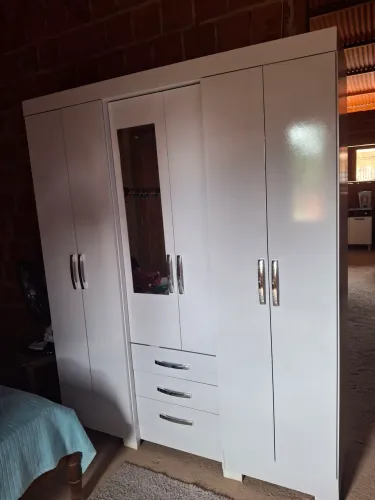 Vendo Guarda roupa 