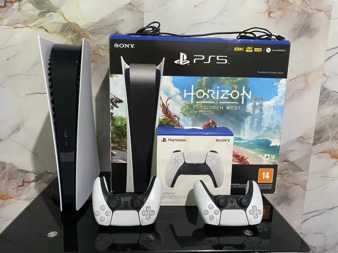 Ps5 Digital + 2 controles Originais!