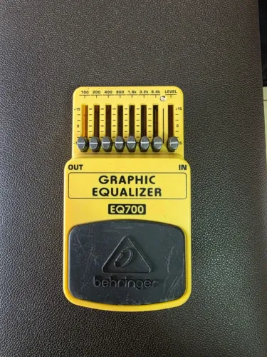 Pedal Behringer EQ700 Graphic Equalizer - Ótima Condição