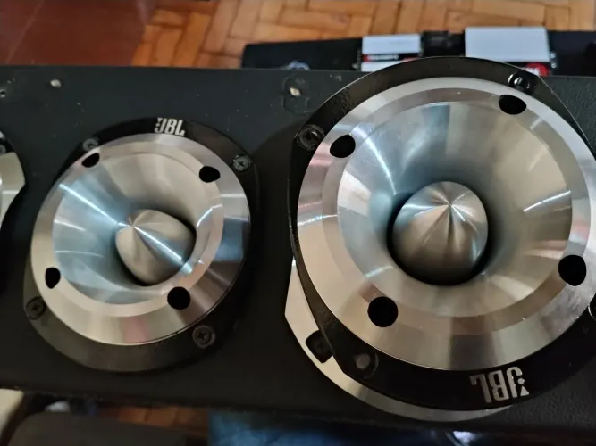 Vendo corneteira  tuiter JBL 450 2 unidades e 4 corneta Selenium 250 com bocal de  
