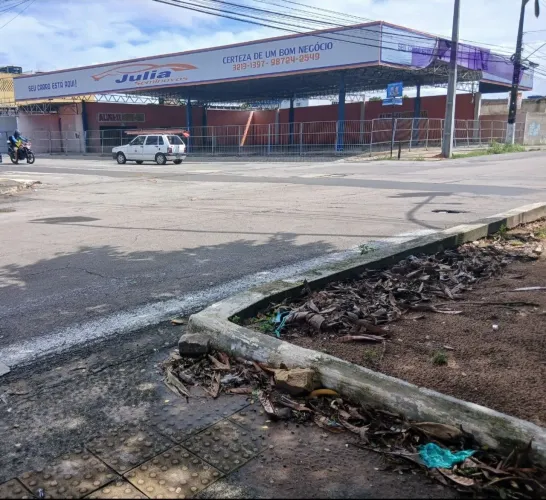 ALUGA-SE LOJA