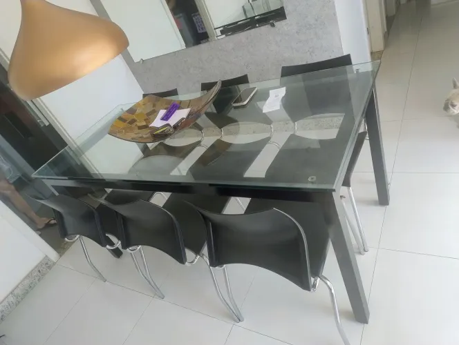 Mesa de jantar com 6 cadeiras