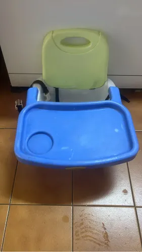 Cadeira de refeicao portatil