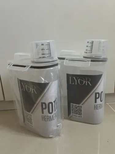 Kit 2 Potes Herméticos com Copo Medidor - NOVO