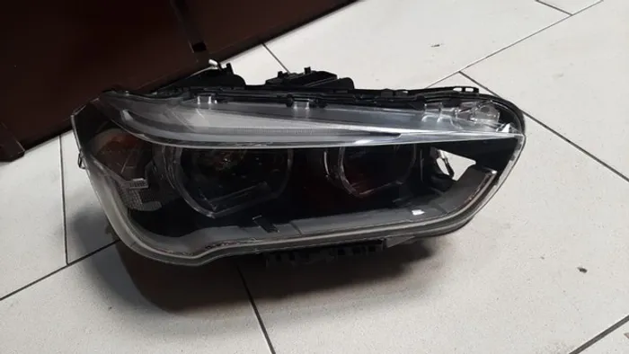 Farol Bmw X1 2018