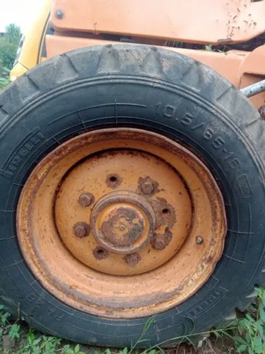 Roda dianteira retro Case 580 M