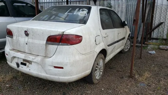 Sucata Fiat Siena 1.4 Fire 2013 para retirada de pecas