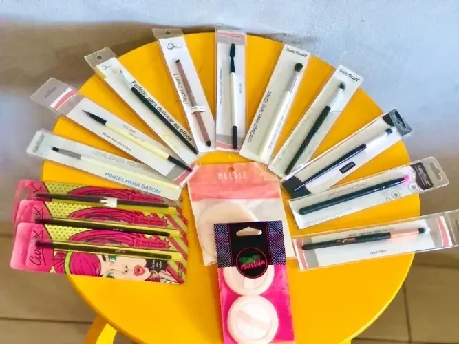 Kit completo de pincéis e esponja