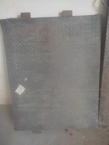 Vendo 2 chapas para doca de carga e descarga