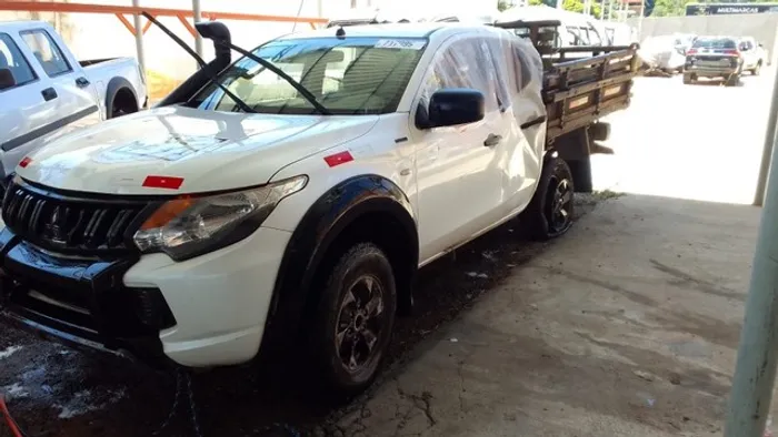 L200 Triton 2.4 2021 Manual 4x4 - Vendida em Peças