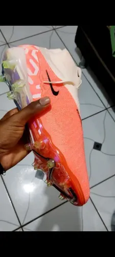 Chuteira de Futebol Nike Phantom