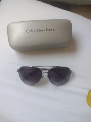 Vendo óculos marca Calvin clayen