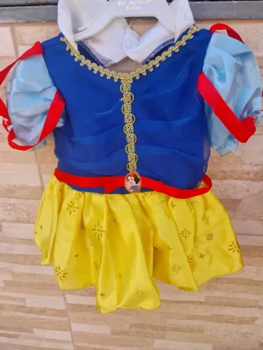Vestido seminovo da Branca de Neve
