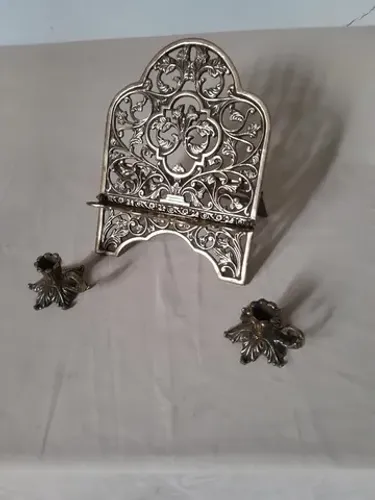 Aparador de Livros e 2 Porta velas  em Bronze- Conjunto de 3 peças. 