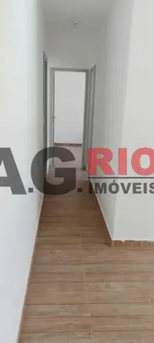 Apartamento vazio em frente Shopping Center Point - Valqueire
