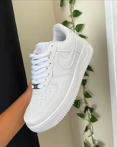 Tênis Impermeável Nike Air Force Branco para Adultos